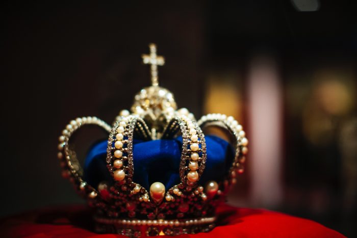 picture of the crown of a king